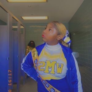 Meet your Posher, Danika